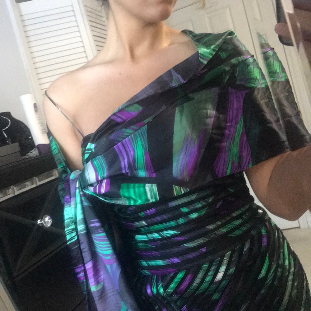 Dress - Picture 2 of 2